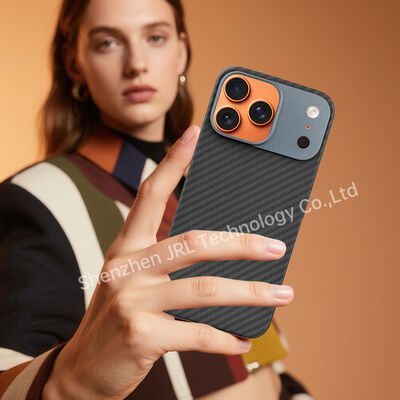 Металлическая оболочка с ультратонким углеродным волокном для iPhone 17 Pro